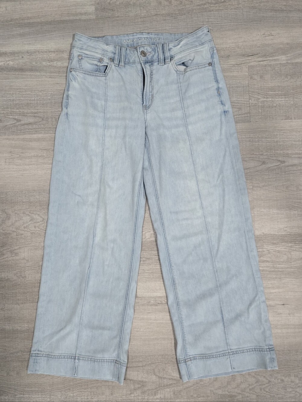 American Eagle, low rise baggy wide leg, size 0 short.